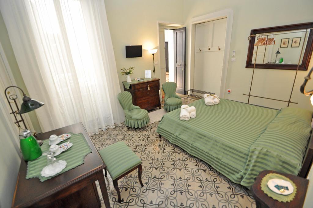 Palazzo De Donatis B&B Melissano Δωμάτιο φωτογραφία